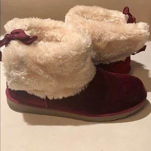 Arizona Burgundy booties
